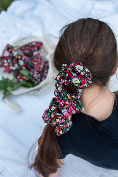 Floral Fantasy Scrunchie - Obrázek 3